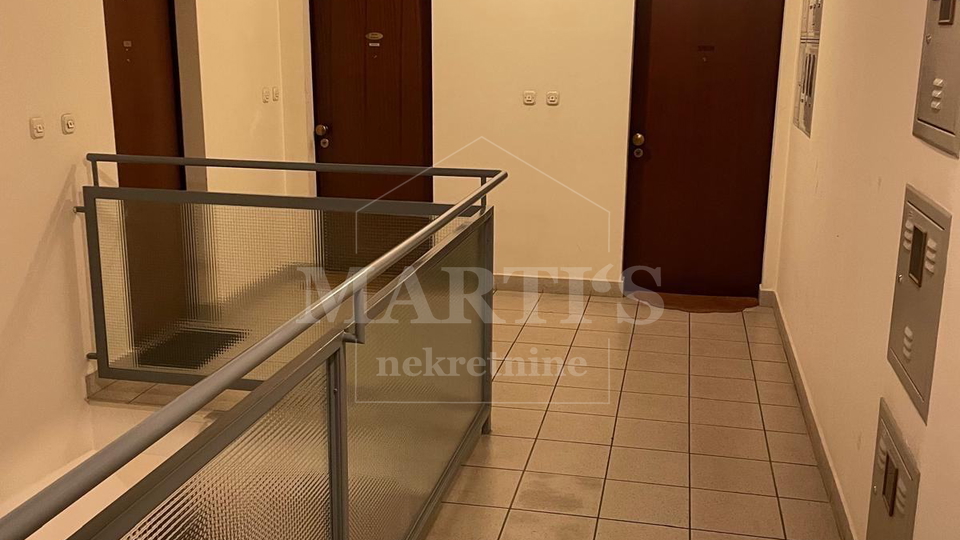 Appartamento&comma; 28 m2&comma; Vendita&comma; Tre&scaron;njevka - Jug - Vrbani