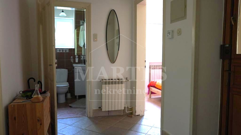 Gornji grad&comma; 49&comma;51m2&comma; 2&comma;5sobe&comma; 2&period;kat&comma; spremi&scaron;te