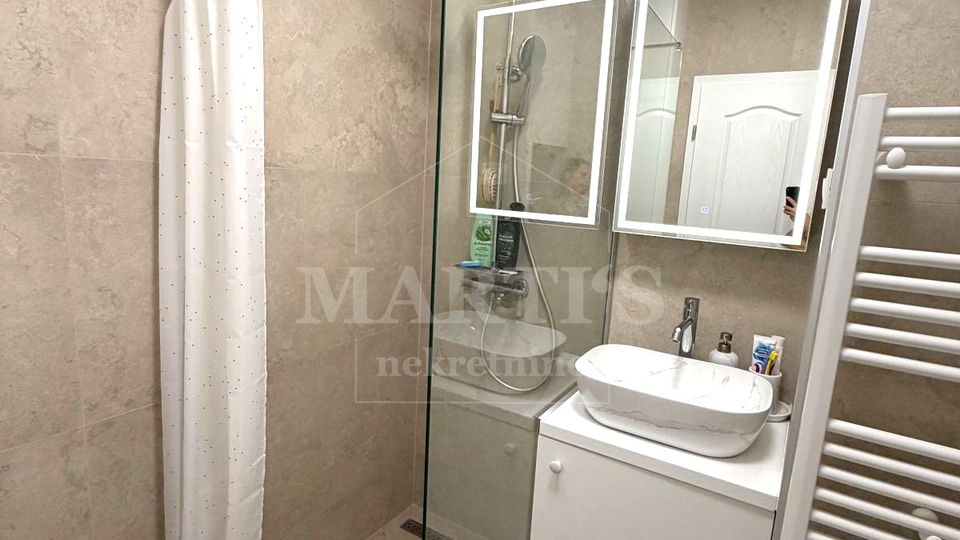 Male&scaron;nica&comma; 40m2&comma; 2 sobe&comma; spremi&scaron;te