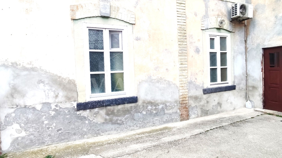 Duga Resa&comma; 30m2&comma; 1 soba&comma; ostava