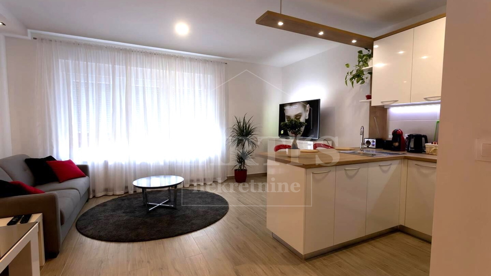 Kod Kvatrića, 49m2, 2 sobe, balkon, 1.kat,