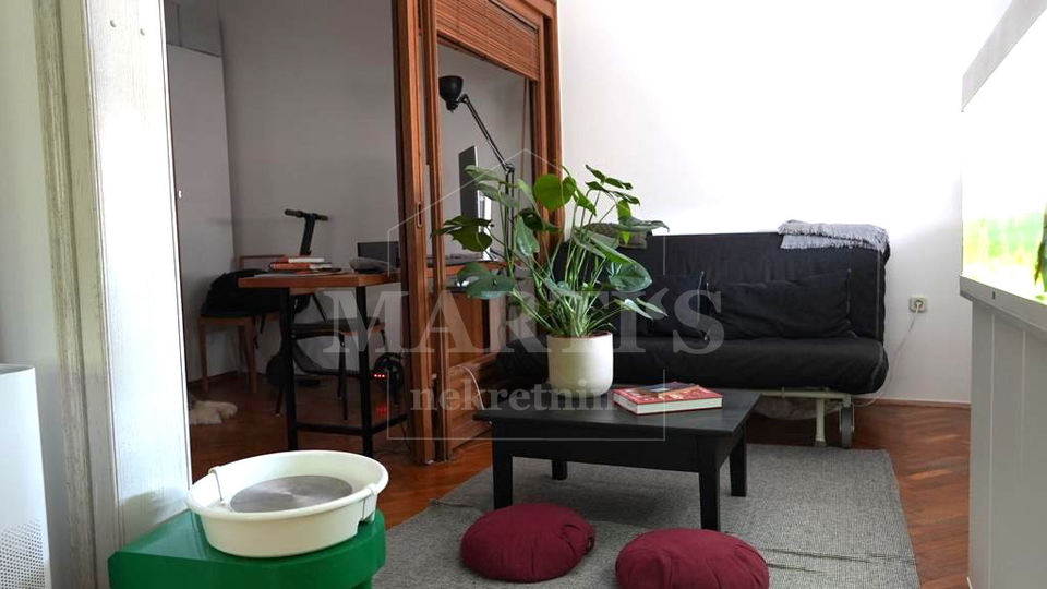 Gornji grad&comma; 49&comma;51m2&comma; 2&comma;5sobe&comma; 2&period;kat&comma; spremi&scaron;te