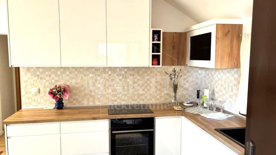 Dugave&comma; 70m2&comma; 3 sobe&comma; terasa&comma; 1&period;kat