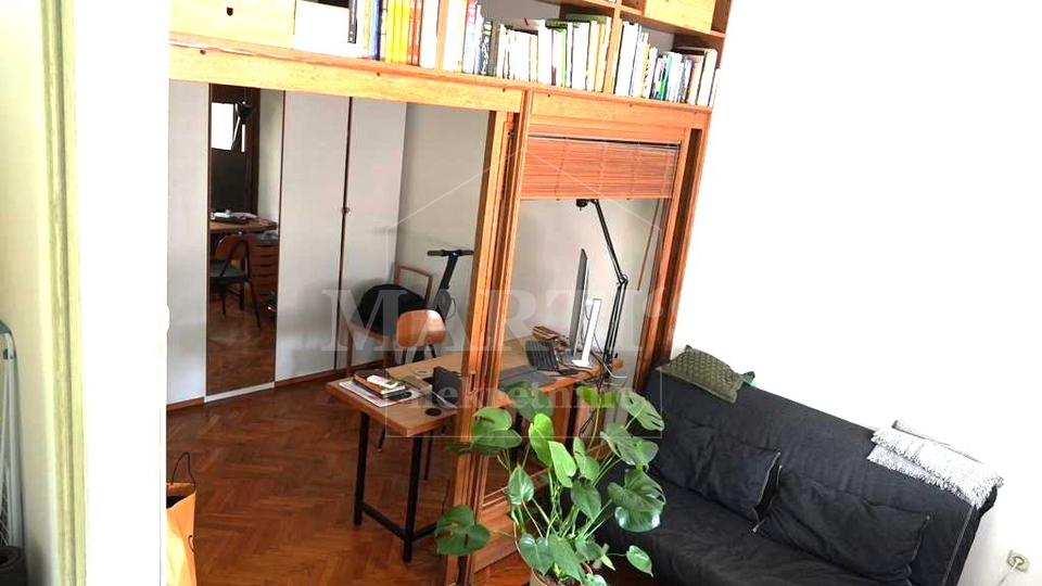 Gornji grad&comma; 49&comma;51m2&comma; 2&comma;5sobe&comma; 2&period;kat&comma; spremi&scaron;te