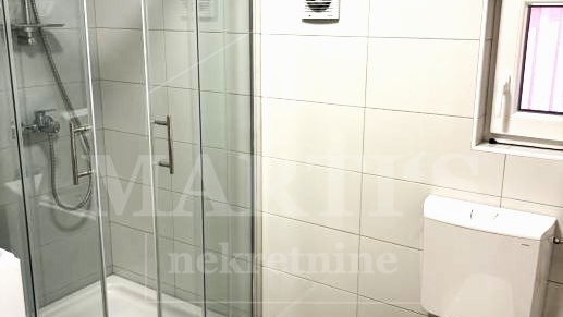 Dugave&comma; 70m2&comma; 3 sobe&comma; terasa&comma; 1&period;kat