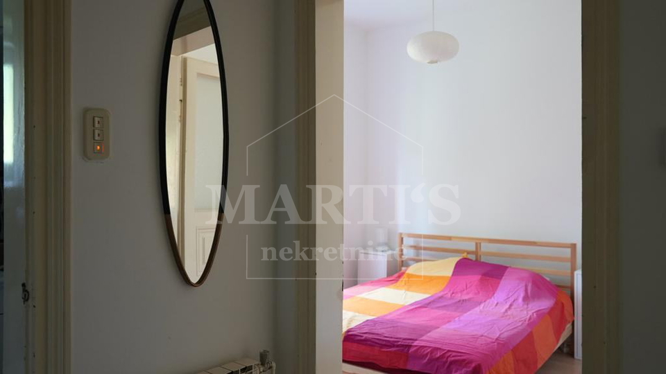 Gornji grad&comma; 49&comma;51m2&comma; 2&comma;5sobe&comma; 2&period;kat&comma; spremi&scaron;te