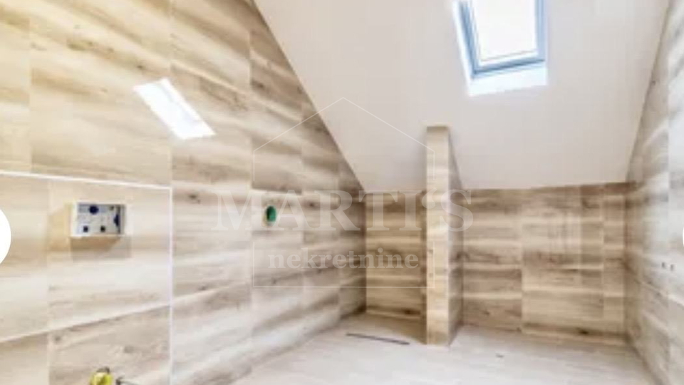 Odra&comma; 190m2&comma; 5 soba&comma; balkon&comma; 2&period;kat