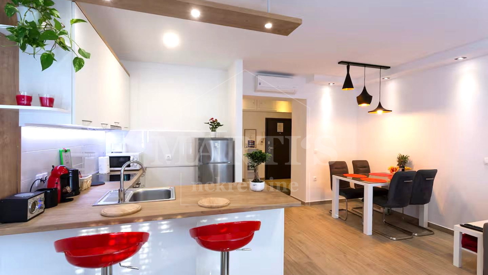 Kod Kvatrića, 49m2, 2 sobe, balkon, 1.kat,