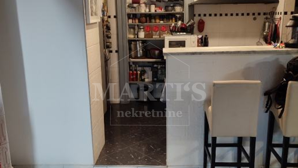 Medveščak, 4 sobe, 115m2, vrt, podrum, 1 VPM