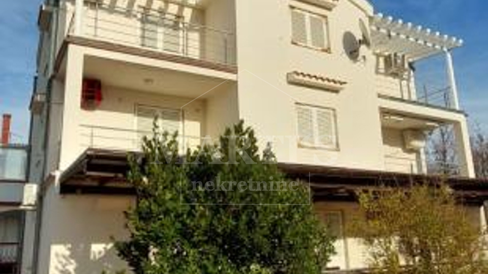 Grad Pag, 2 apartmana, 81.05 m2, 3 sobe