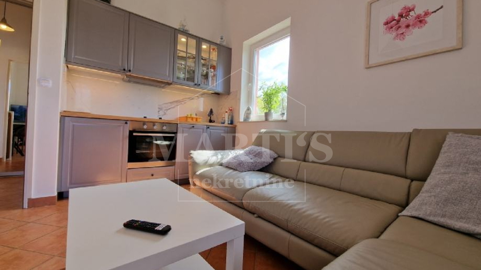 Grad Pag, 2 apartmana, 81.05 m2, 3 sobe