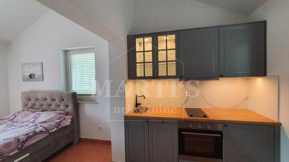Grad Pag, 2 apartmana, 81.05 m2, 3 sobe