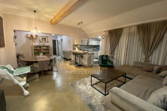 House, 450 m2, For Sale, Zagreb - Gornja Dubrava