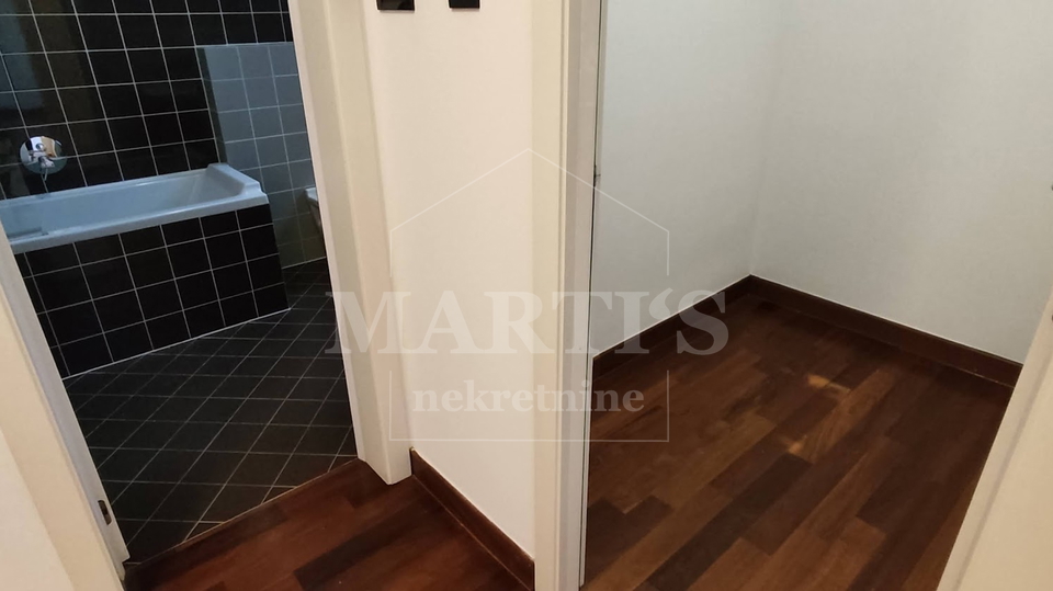 Pe&scaron;&ccaron;enica&comma; posl&period; prostor&comma; 144&period;57m2&comma; 4 sobe