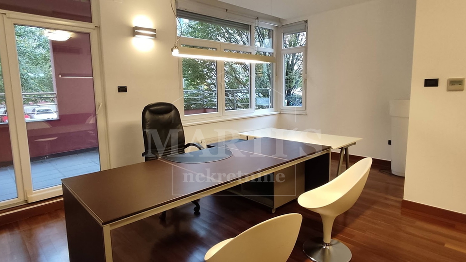Pe&scaron;&ccaron;enica&comma; posl&period; prostor&comma; 144&period;57m2&comma; 4 sobe