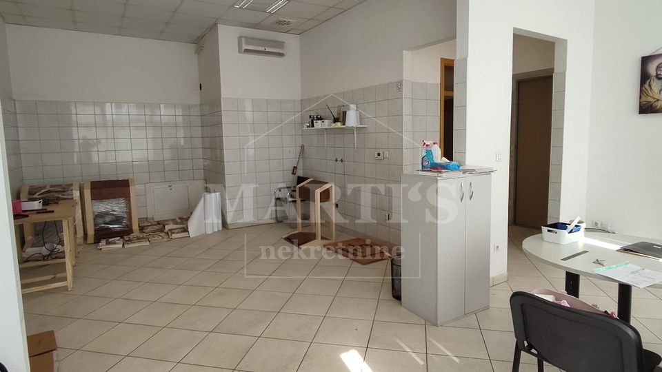 TRNAVA, posl. prostor - 100m2 + skladište 32m2, 6 PM