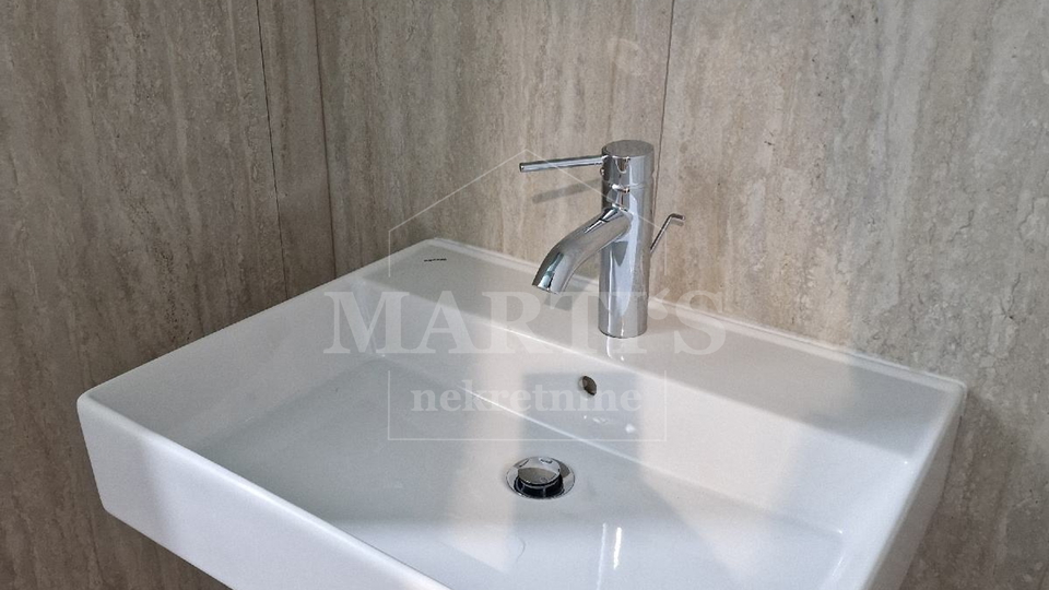 Commercial Property, 700 m2, For Sale, Zagreb - Voltino