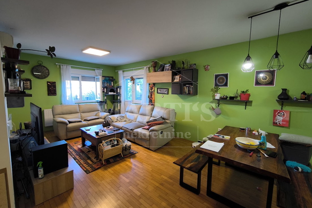 Gajnice, 2-soban, 78m2, + terasa, dupla garaža, vrt