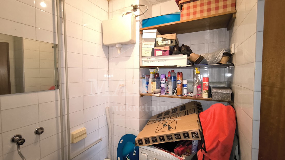 Zapre&scaron;i&cacute;&comma; Trg mladosti&comma; 3-soban&comma; 84m2&comma; s potencijalom