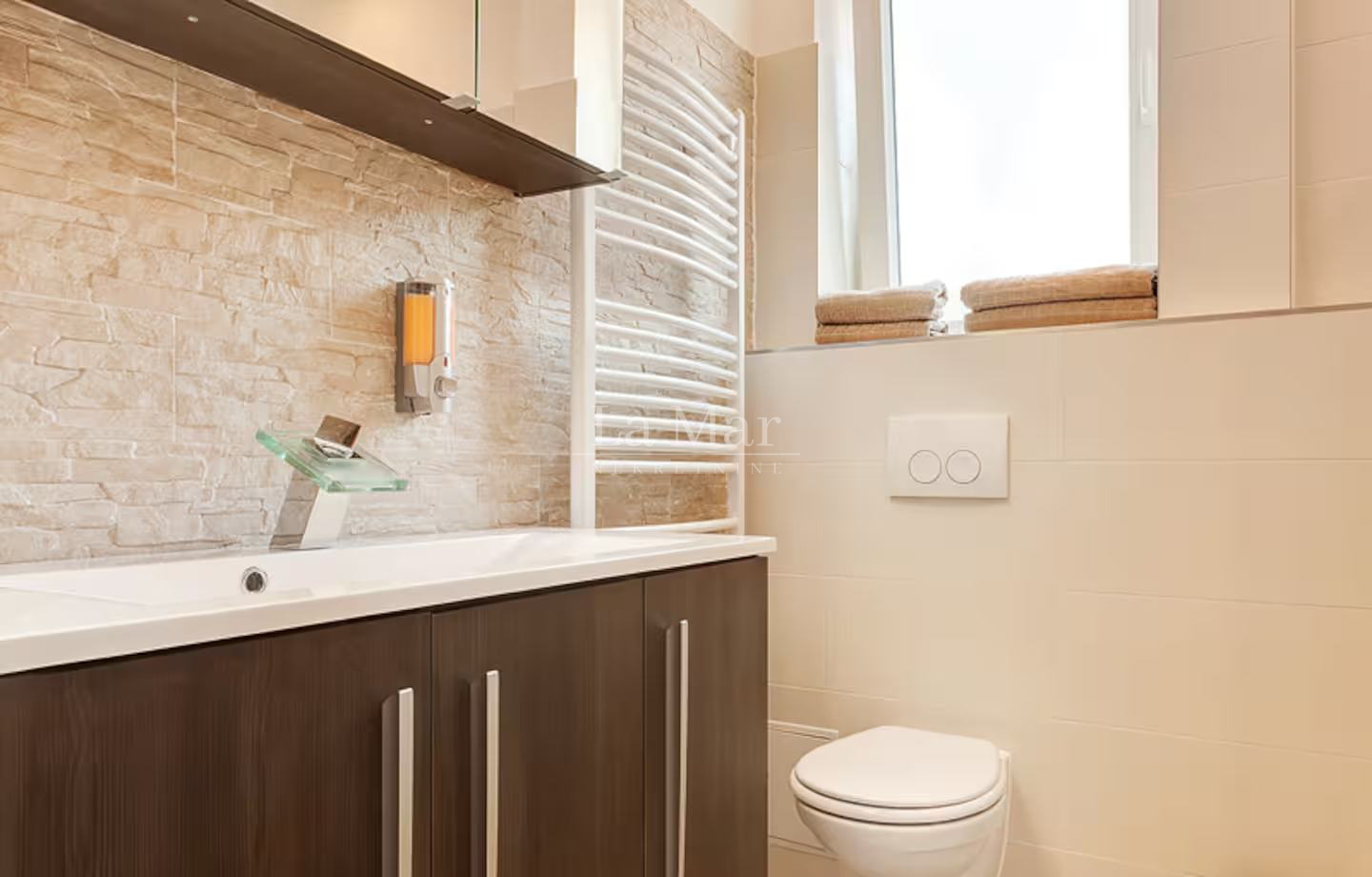 Blizina Petrove crkve- kompletno adaptiran i uređen stan