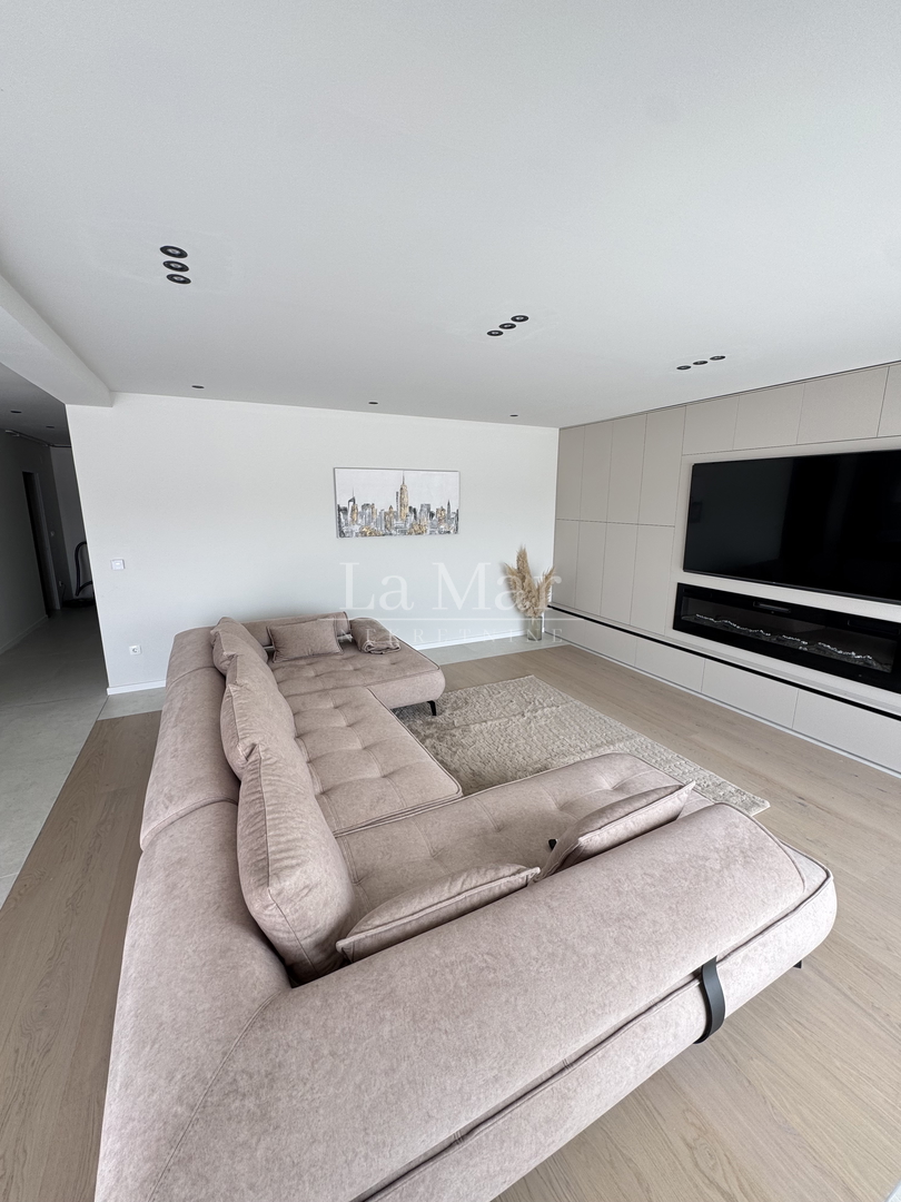 ZAPREŠIĆ- Luksuzan penthouse u novogradnji - 200 m2