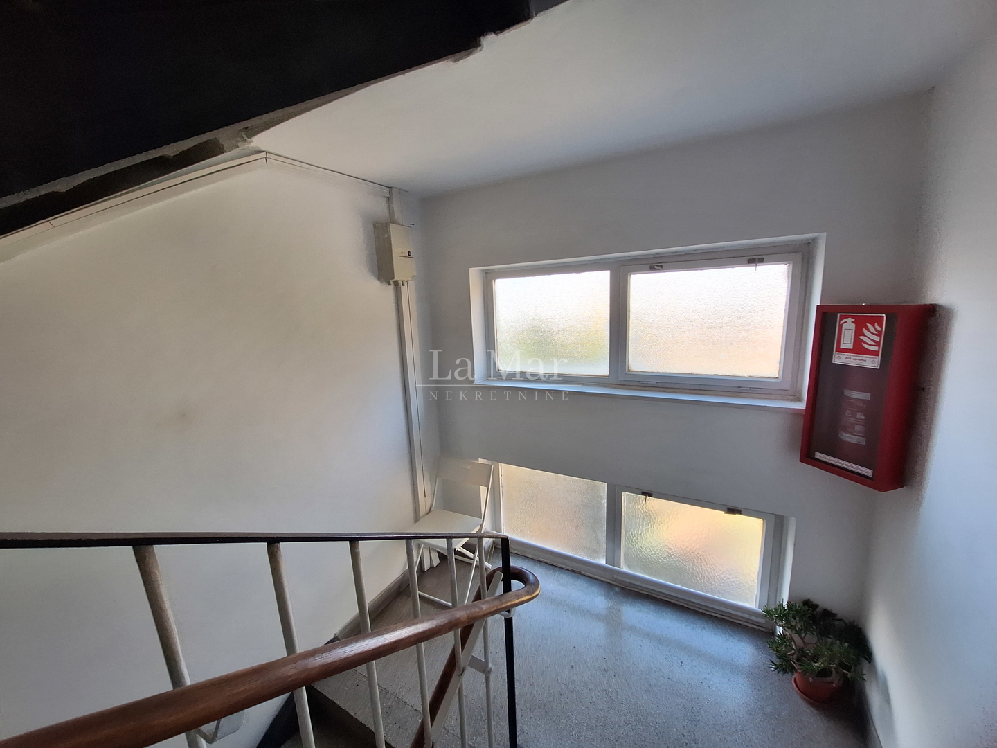 DRŽIĆEVA- 47m2, održavan dvosoban stan