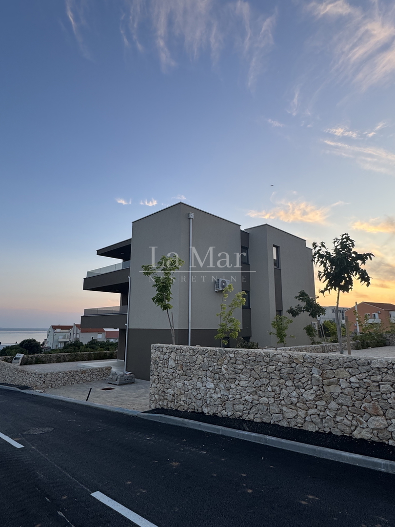 Novalja - Vrhunska novogradnja s pogledom na more - 79,33m2 - prizemlje