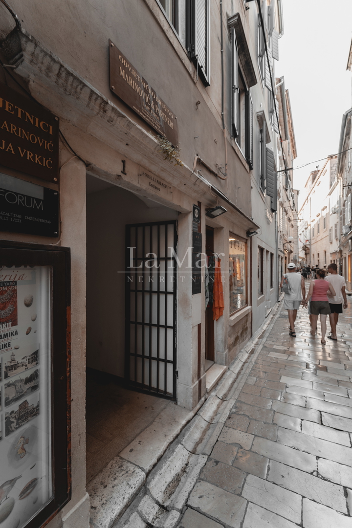 ZADAR- pogled na crkvu sv. Stošije, uređen stan, 4s