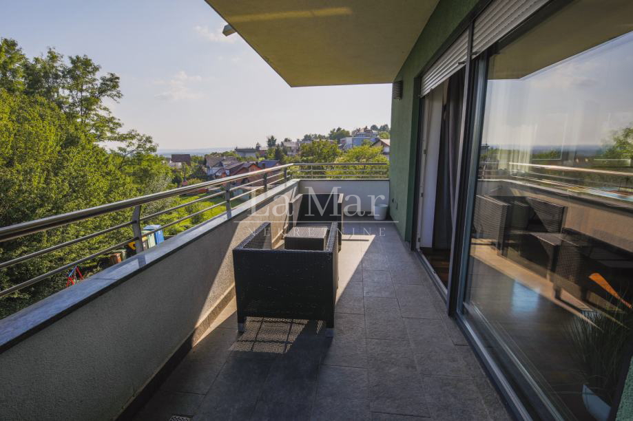 Zagreb - Podsused- trosoban stan sa garažom- 100 m2