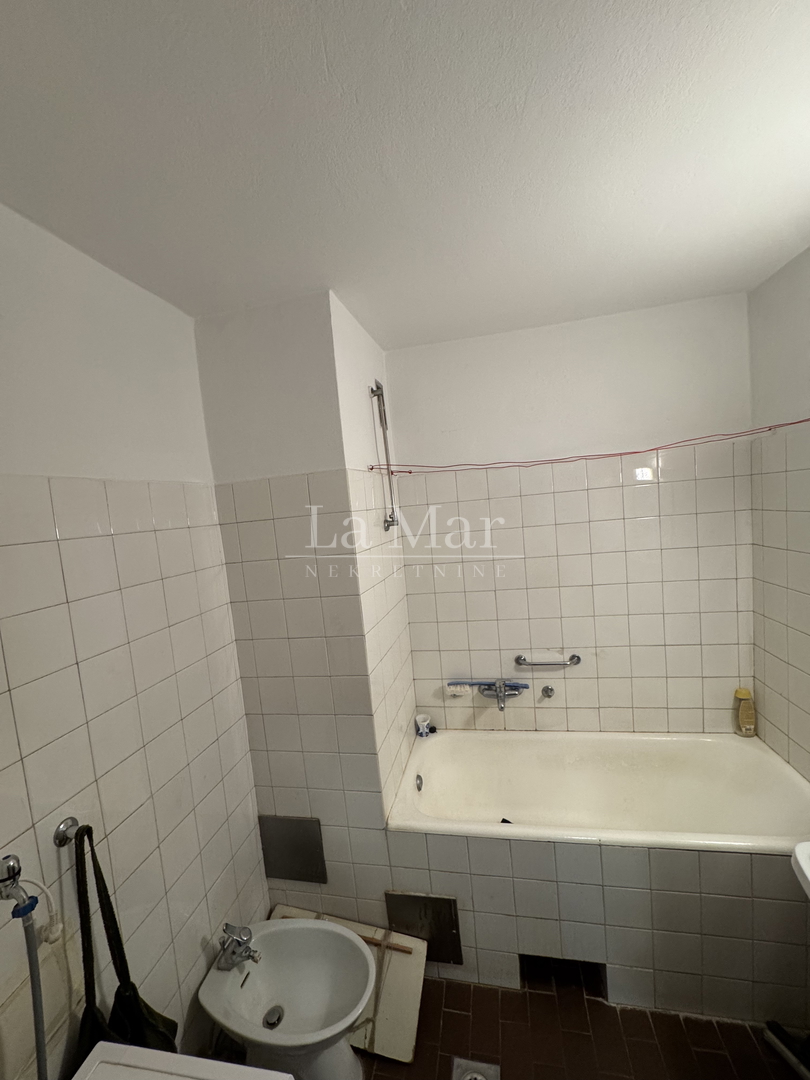 Maksimir- 4s stan na prodaju - 95 m2- SAMO GOTOVINSKI KUPCI!