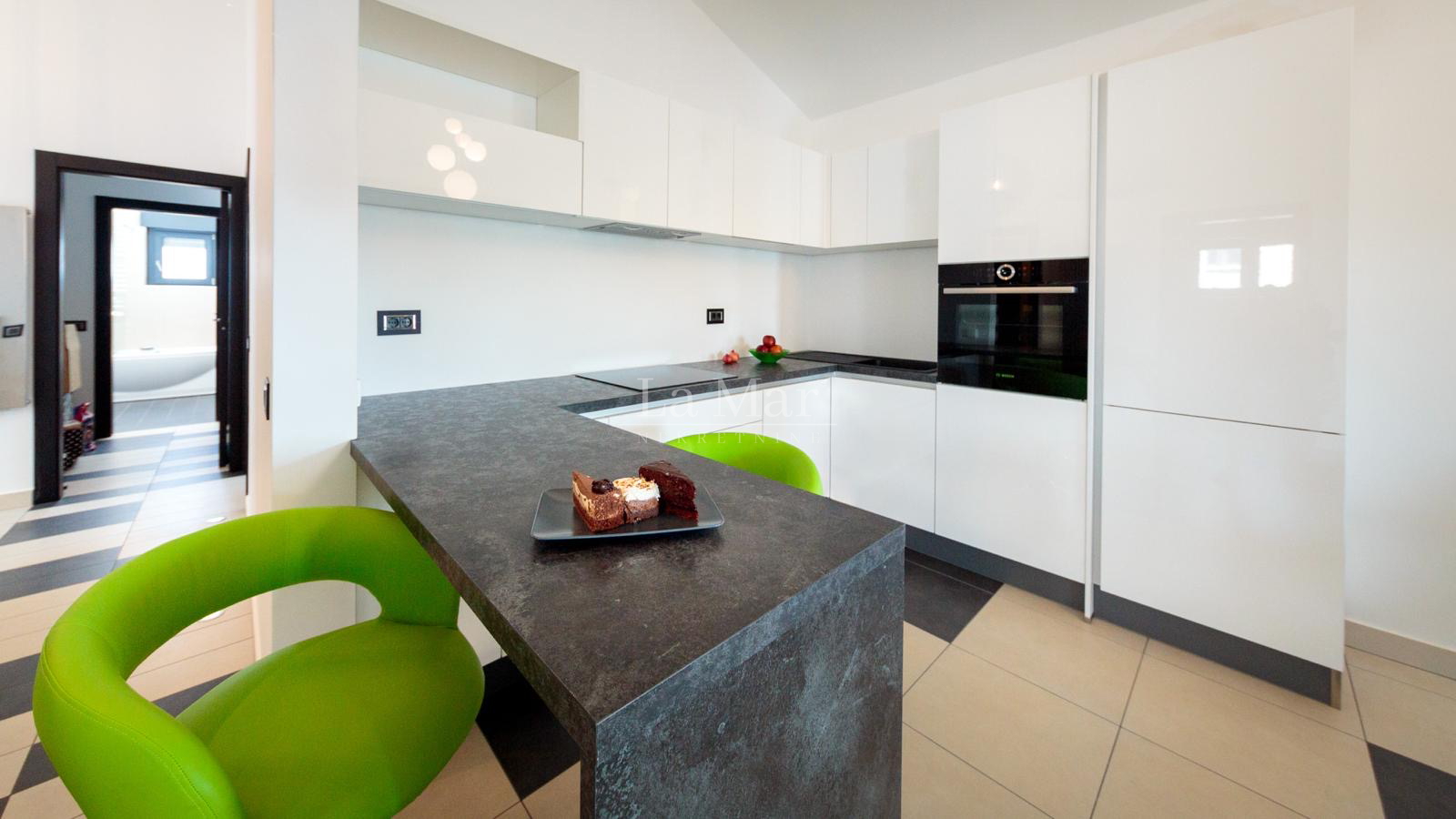 Najam- PULA - trosoban stan- 129 m2