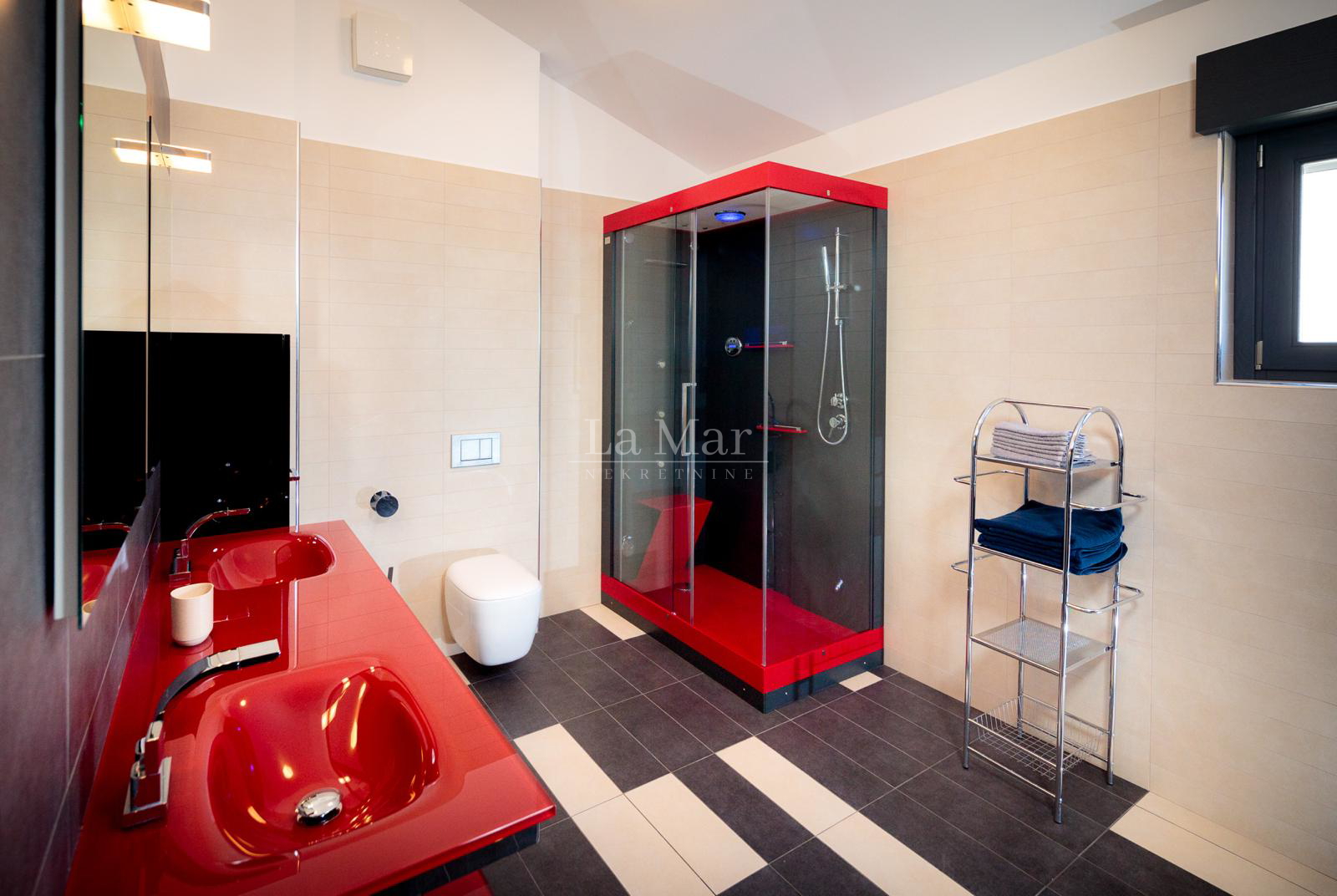 Najam- PULA - trosoban stan- 129 m2