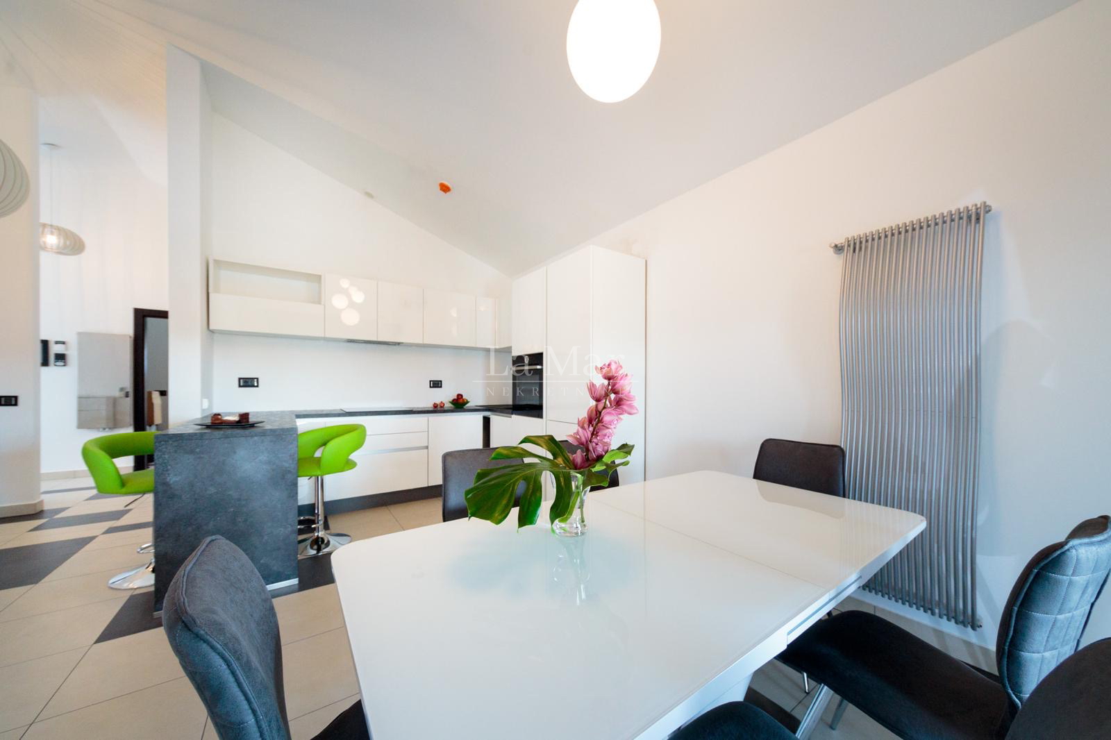 PULA- trosoban stan na prodaju- 129 m2