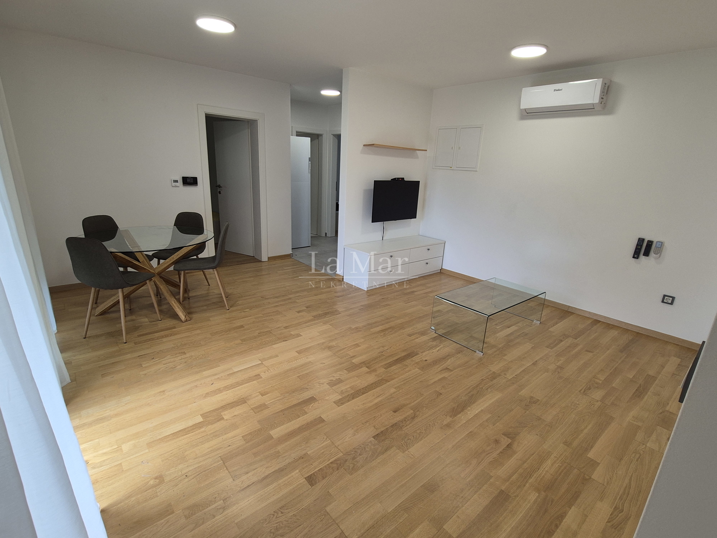 Sesvete, Brestje, NOVOGRADNJA 64m2, obiteljski 3 sobni namješten stan s vrtom