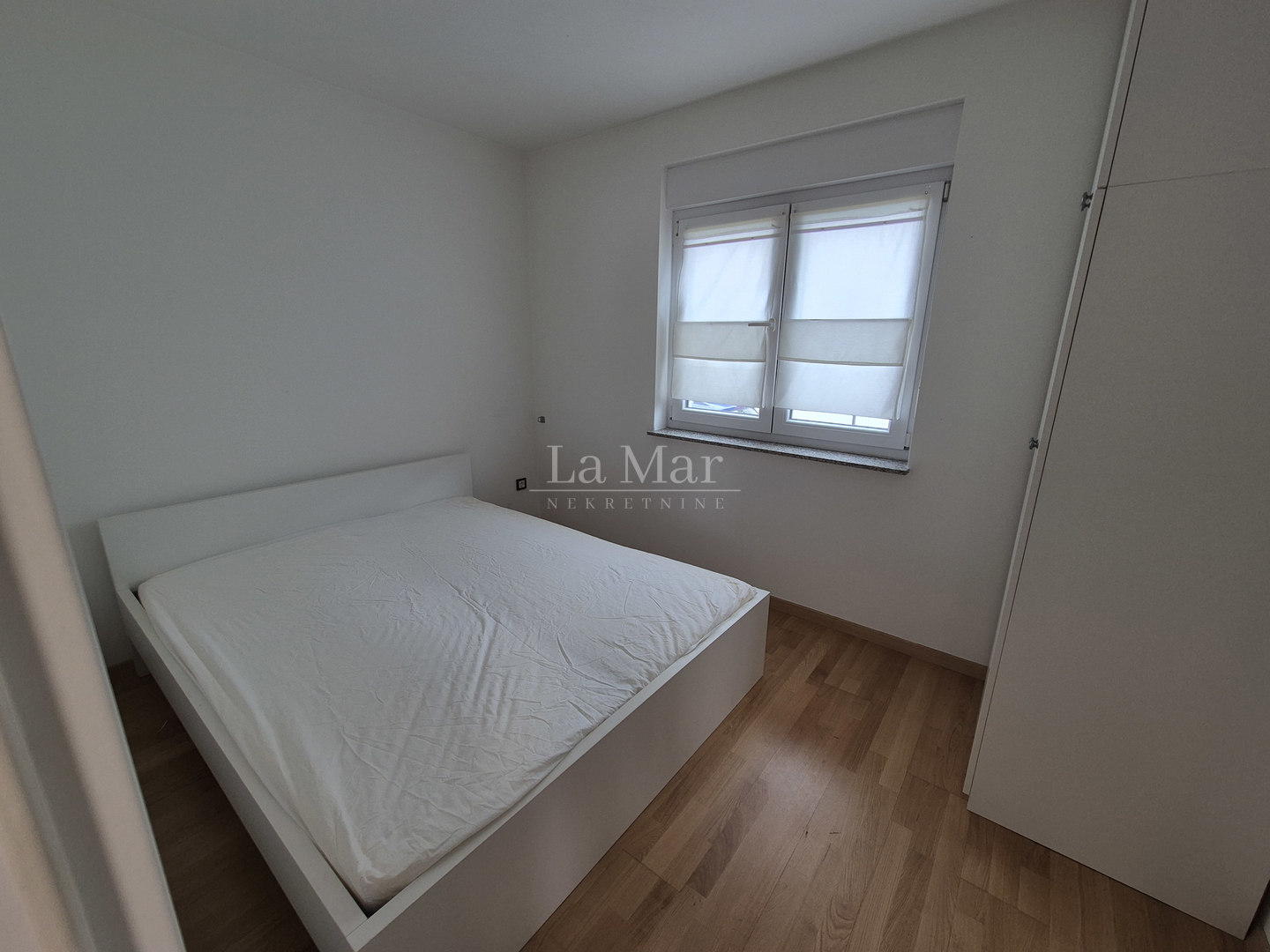 Sesvete, Brestje, NOVOGRADNJA 64m2, obiteljski 3 sobni namješten stan s vrtom