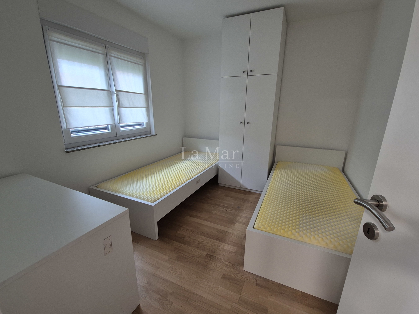 Sesvete, Brestje, NOVOGRADNJA 64m2, obiteljski 3 sobni namješten stan s vrtom