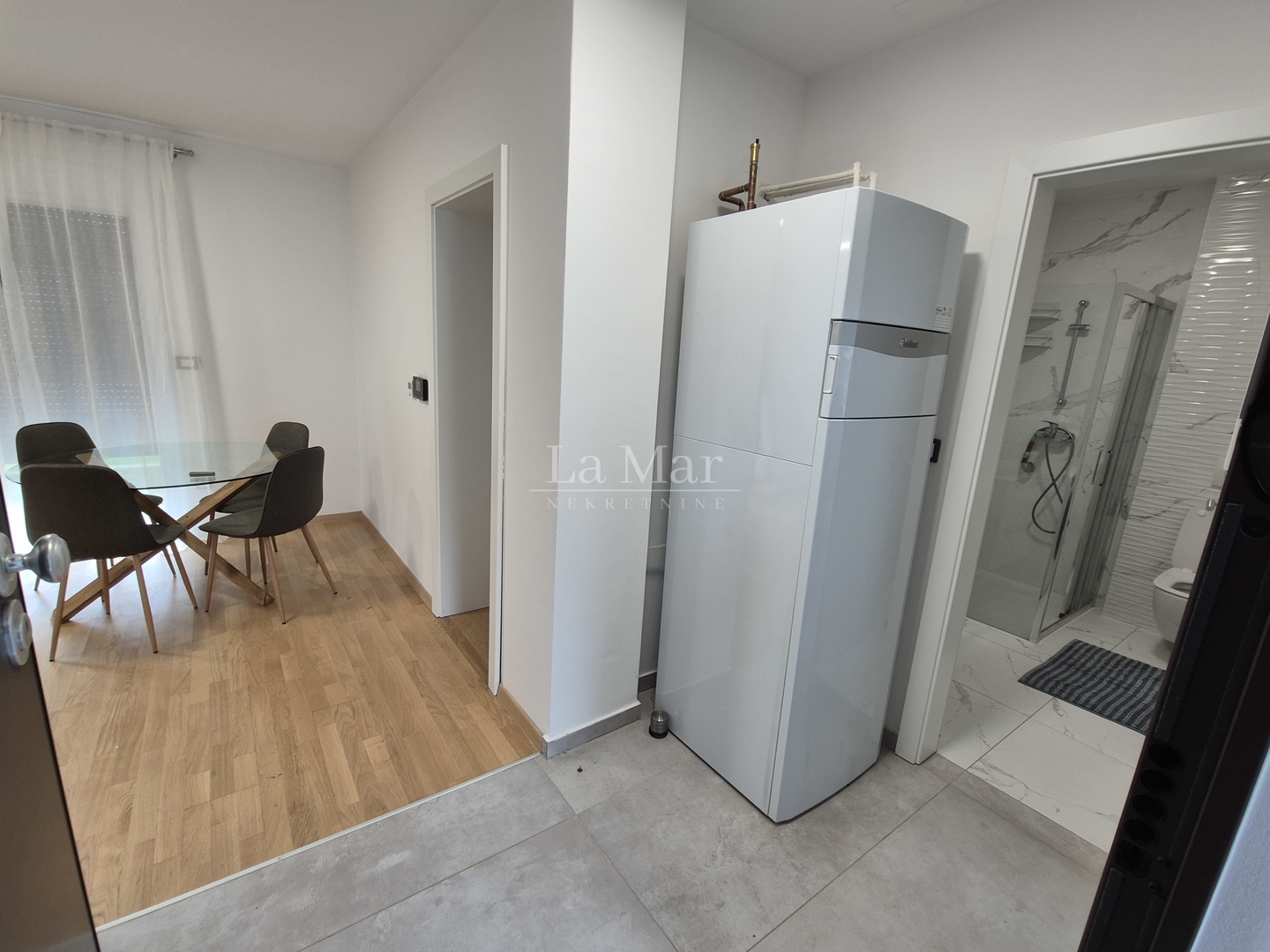 Sesvete, Brestje, NOVOGRADNJA 64m2, obiteljski 3 sobni namješten stan s vrtom