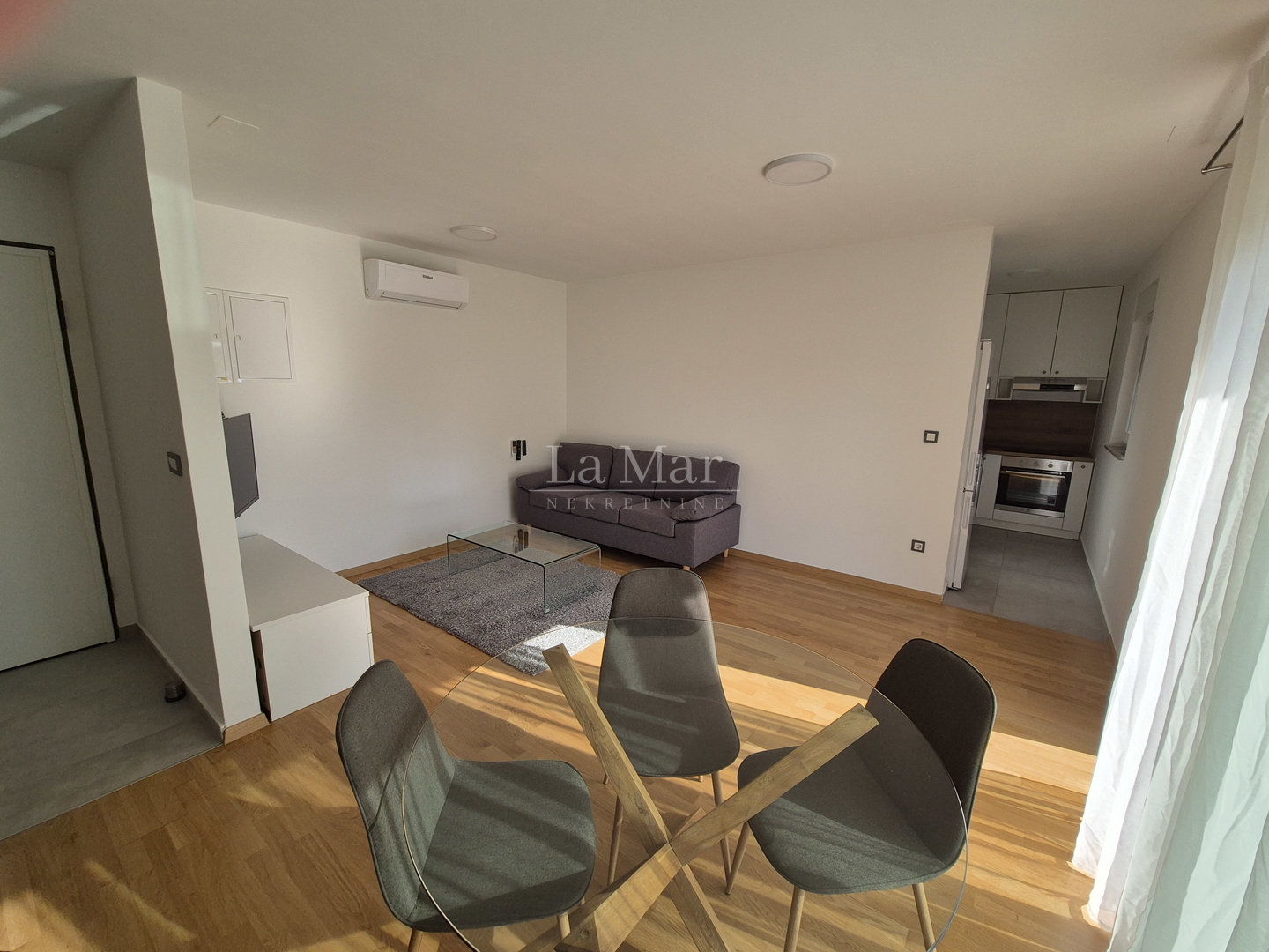 Sesvete, Brestje, NOVOGRADNJA 64m2, obiteljski 3 sobni namješten stan s vrtom