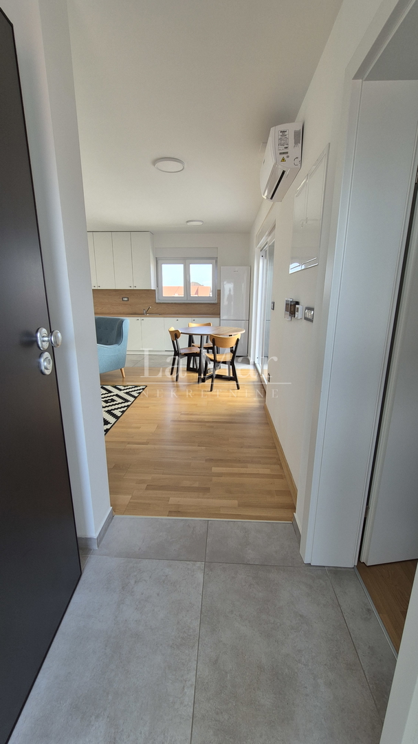 Sesvete, Brestje, NOVIJA GRADNJA 67m2, obiteljski 3 sobni namješten stan s 2 terase