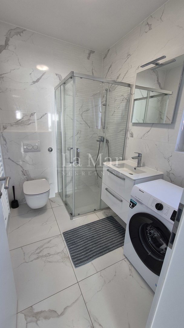 Sesvete, Brestje, NOVIJA GRADNJA 67m2, obiteljski 3 sobni namješten stan s 2 terase