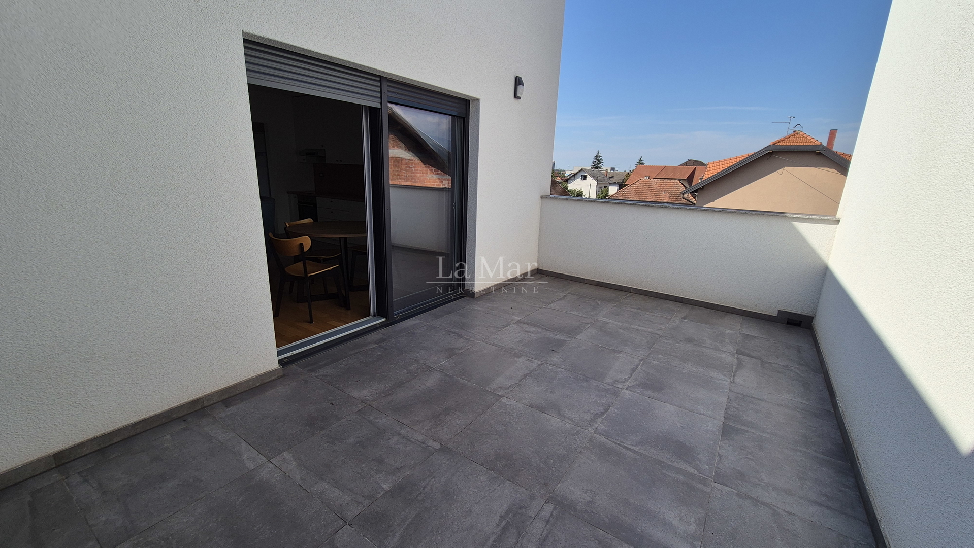 Sesvete, Brestje, NOVIJA GRADNJA 67m2, obiteljski 3 sobni namješten stan s 2 terase