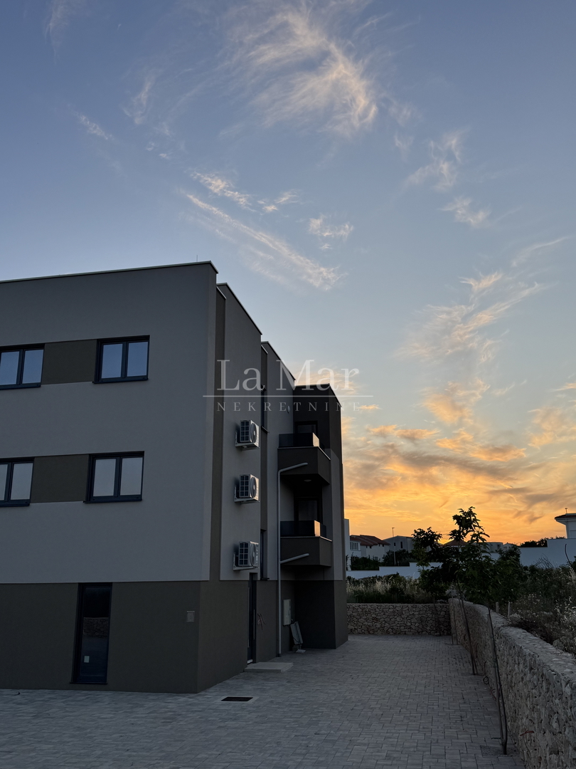 EKSKLUZIVNO! Novogradnja u Novalji s pogledom na more -S2- 76,12 m2 - I kat