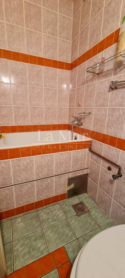 TRNSKO-jednosoban stan, 4.kat