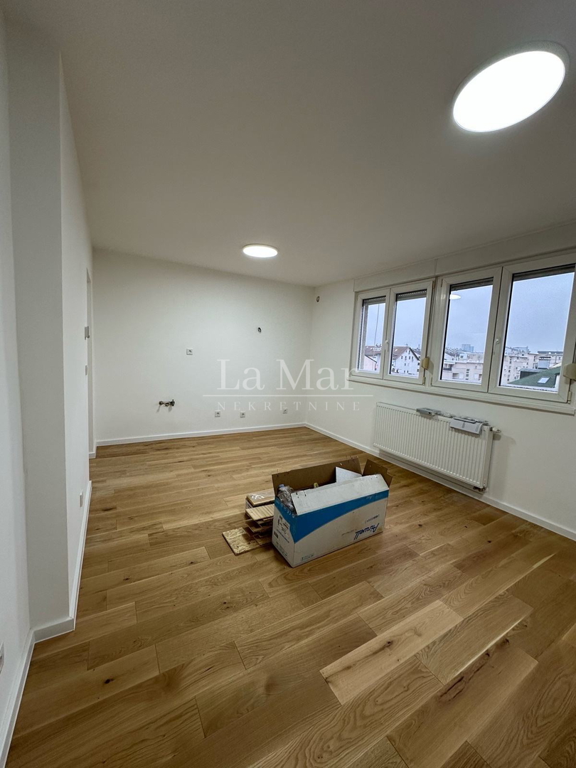 Kod Ozaljske-potpuno adpatiran dvosoban stan, 3.kat