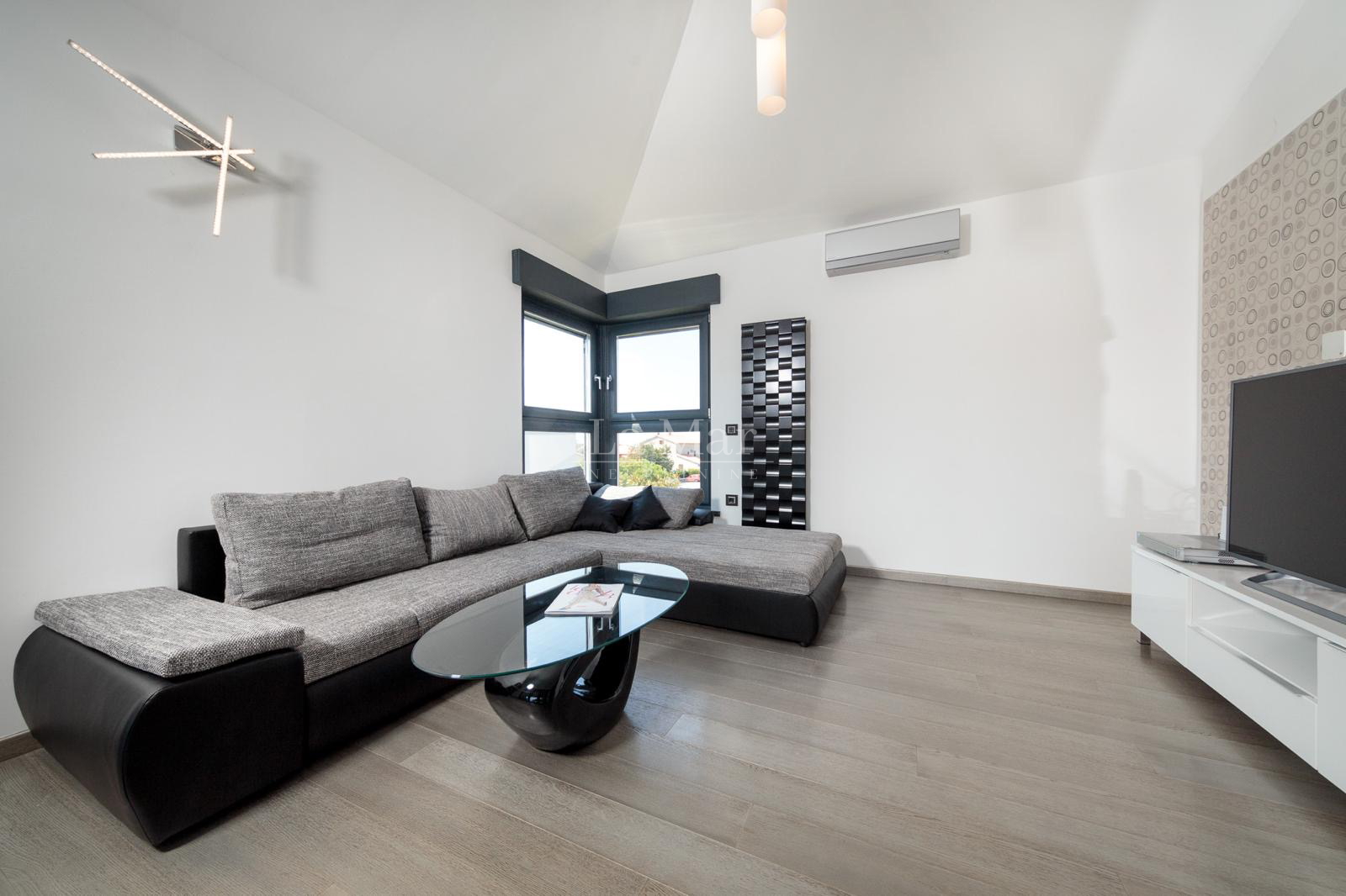 Najam- PULA - trosoban stan- 129 m2