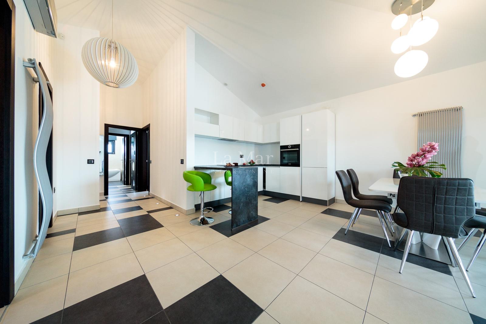 Najam- PULA - trosoban stan- 129 m2