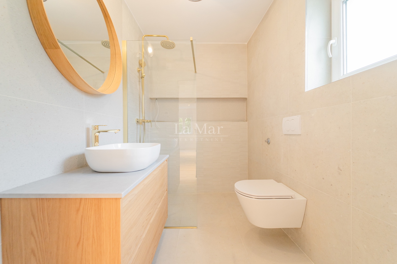 Okolica Samobora - Dvoetažni stan sa  balkonom i prekrasnim pogledom- 186,46 m2