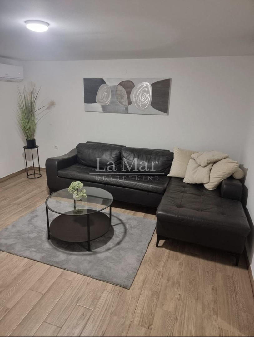 Donje svetice- dvosoban stan, 55 m2 + terasa