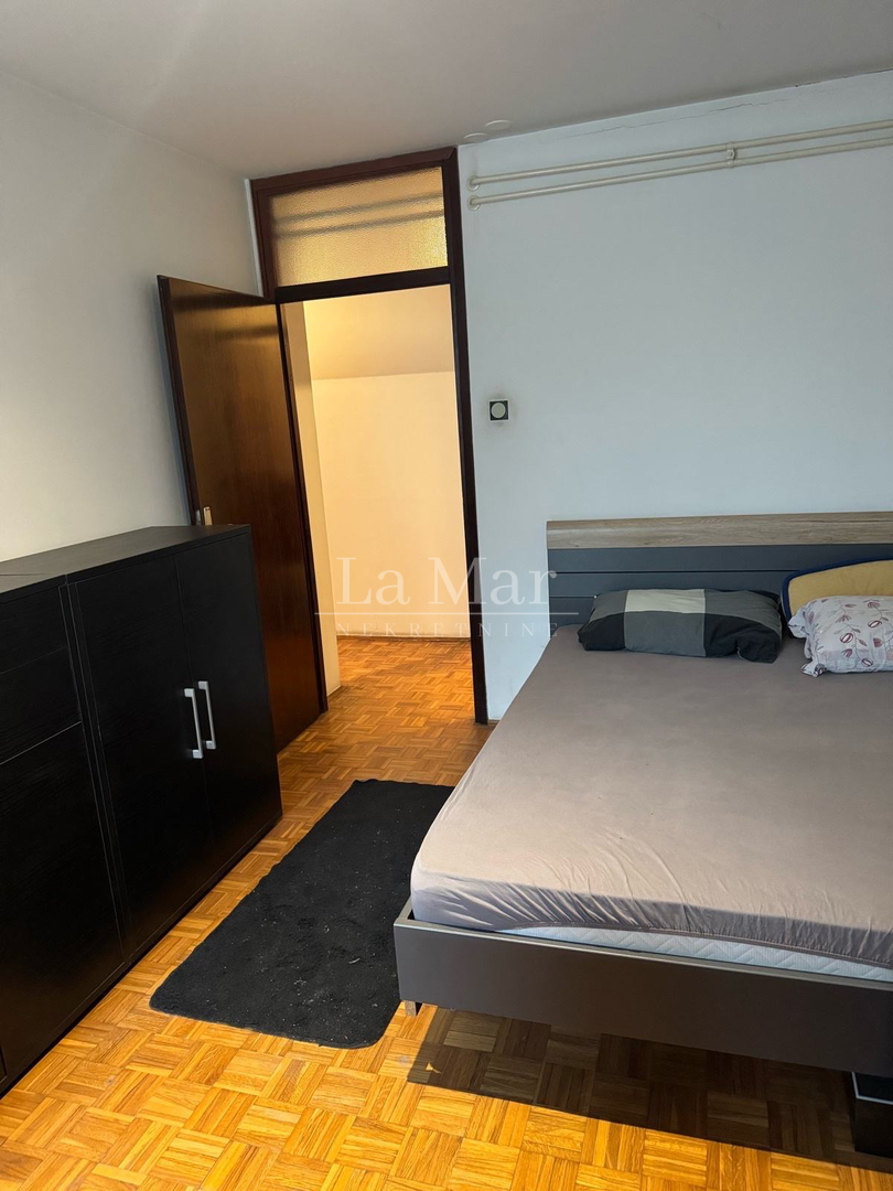 VRBANI-blizina Jaruna- trosoban stan na 2.katu