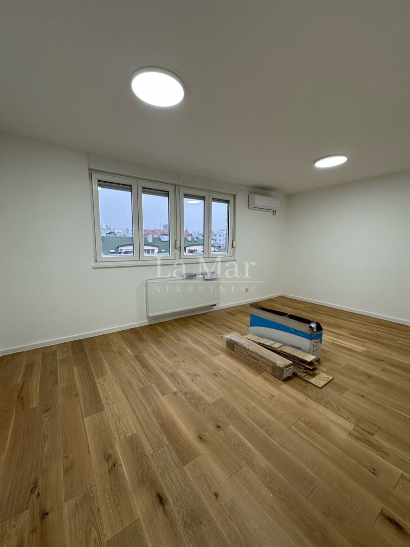 Kod Ozaljske-potpuno adpatiran dvosoban stan, 3.kat